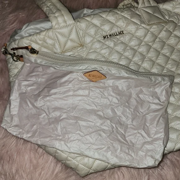 Mz Wallace Metro Tote medium quilted - Picture 8 of 16